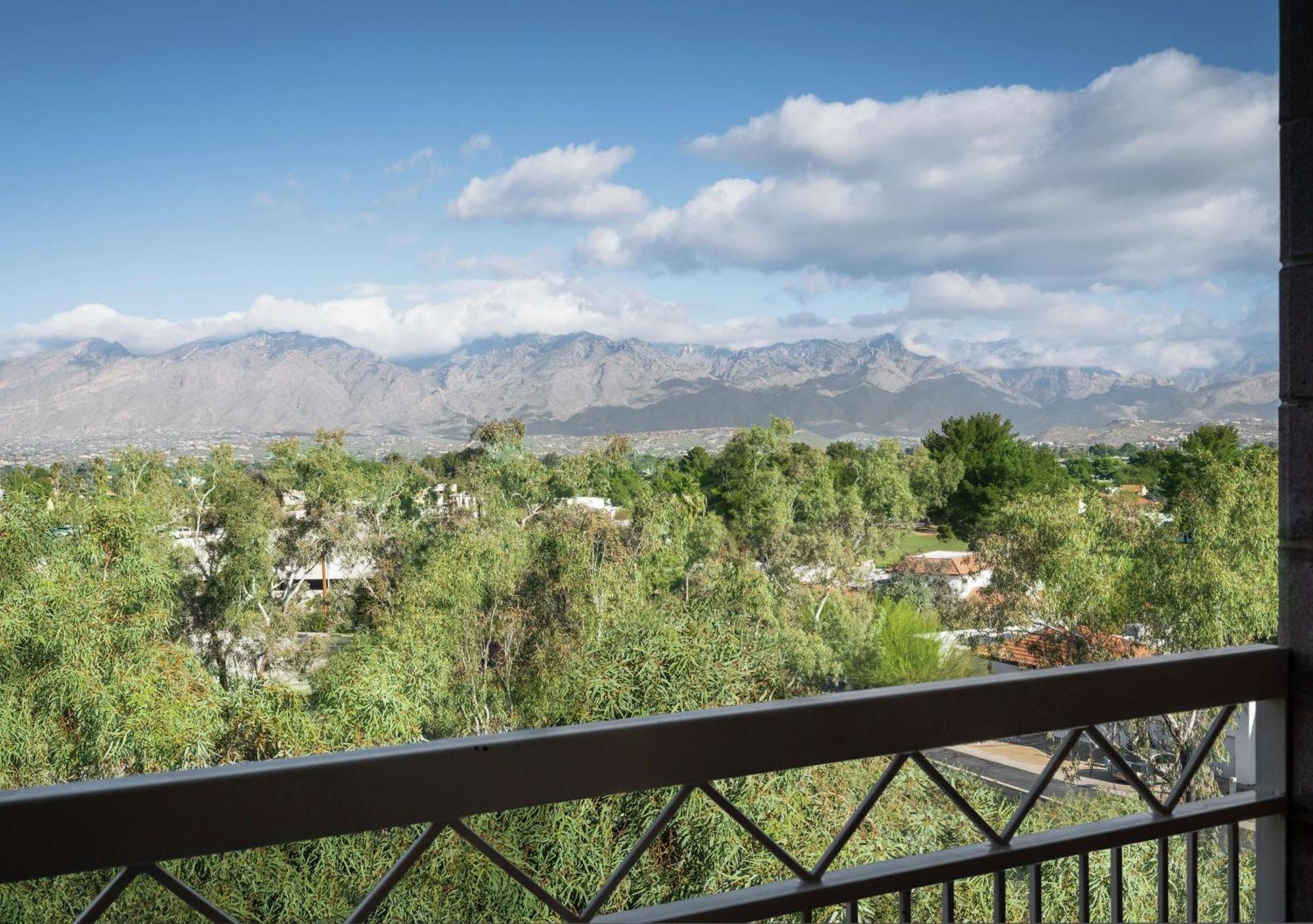 Embassy Suites By Hilton Tucson East Exteriér fotografie